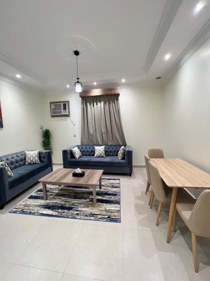 أجنحة ورد للوحدات الفندقية Khamis Mushait Exterior photo