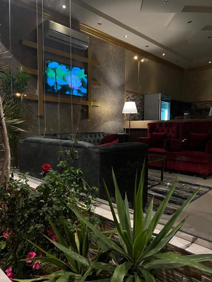 أجنحة ورد للوحدات الفندقية Khamis Mushait Exterior photo