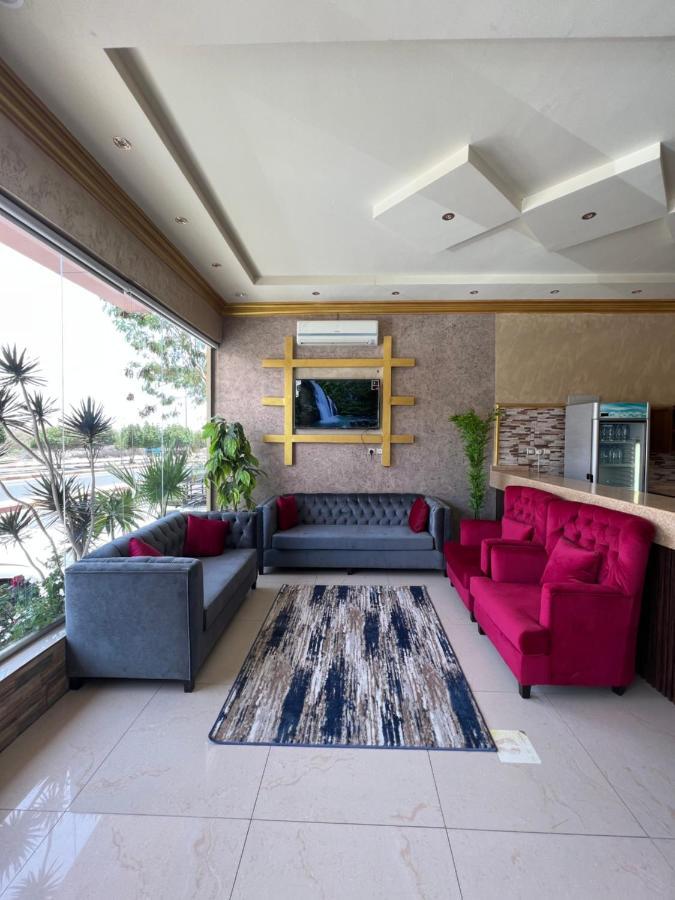 أجنحة ورد للوحدات الفندقية Khamis Mushait Exterior photo